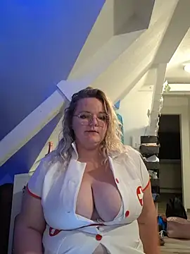 Snapshot of Fiona0705 chatting on September 2025 05:18:02 PM Fiona0705 online show from September 2025 05:18:02 PM