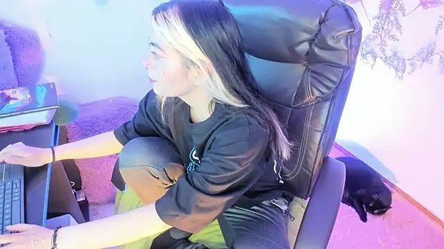 Sammysammy  online show from February 2025 02:06:02 AM