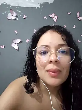 Snapshot of NinaSweet2 chatting on March 2025 04:01:01 AM NinaSweet2 online show from March 2025 04:01:01 AM