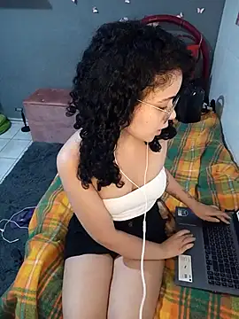 Snapshot of NinaSweet2 chatting on October 2025 03:29:02 AM NinaSweet2 online show from October 2025 03:29:02 AM