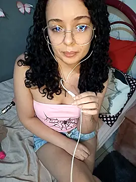 Snapshot of NinaSweet2 chatting on October 2025 04:04:02 AM NinaSweet2 online show from October 2025 04:04:02 AM