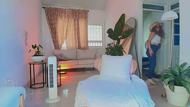 Snapshot of erotik_lady chatting on October 2025 05:48:01 PM erotik lady online show from October 2025 05:48:01 PM