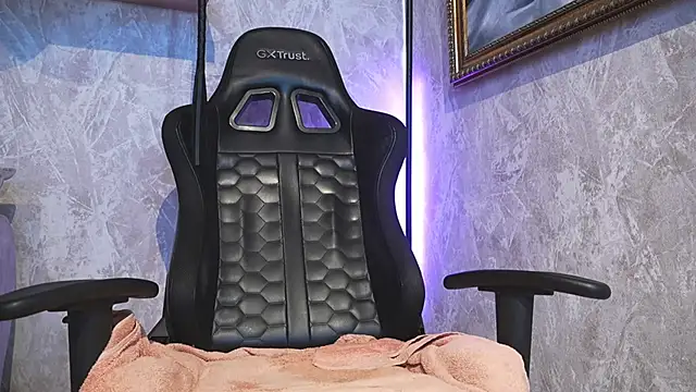 Snapshot of eros-steel chatting on December 2025 02:11:01 PM eros-steel online show from December 2025 02:11:01 PM