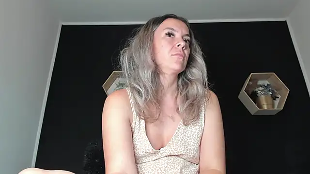 Snapshot of Alesys69 chatting on September 2025 09:42:01 PM Alesys69 online show from September 2025 09:42:01 PM