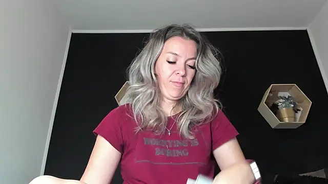 Snapshot of Alesys69 chatting on September 2025 10:06:01 PM Alesys69 online show from September 2025 10:06:01 PM