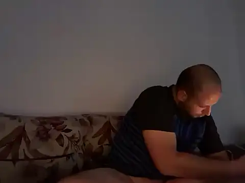 Flakka95 online show from December 2025 04:22:01 PM