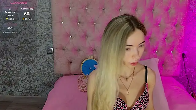 Akilla Queen online show from July 2026 01:50:02 AM
