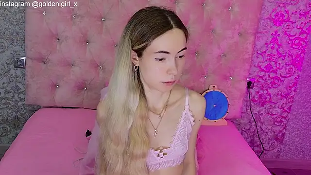 Akilla Queen online show from March 2026 02:01:02 AM