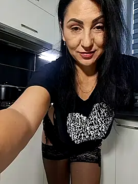 charrlote love online show from November 2025 02:32:01 PM