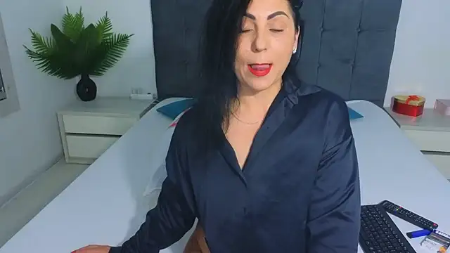 charrlote love online show from January 2026 03:29:02 PM