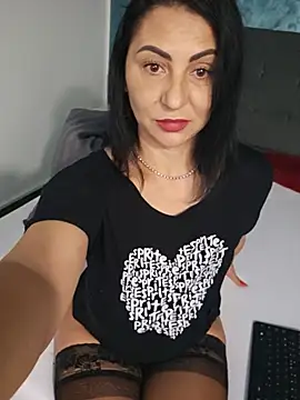 Snapshot of charrlote_love chatting on July 2026 01:43:01 PM charrlote love online show from July 2026 01:43:01 PM