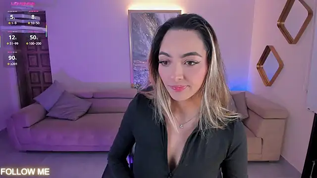 Snapshot of MelissaMoore_ chatting on October 2025 02:38:02 AM MelissaMoore online show from October 2025 02:38:02 AM