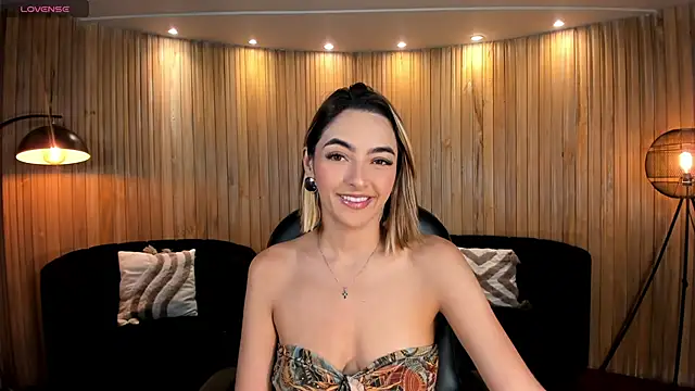 MelissaMoore  online show from April 2026 10:00:01 AM