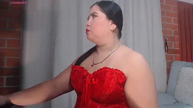 AGATHAA WHITE online show from March 2026 10:25:02 AM