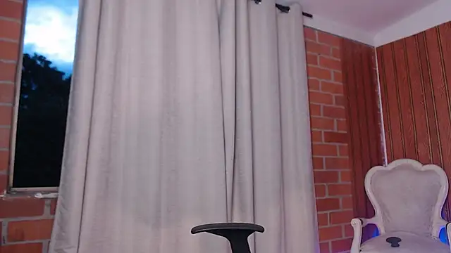 AGATHAA WHITE online show from February 2026 11:08:02 AM