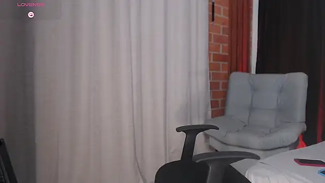 AGATHAA WHITE online show from March 2026 10:12:02 AM