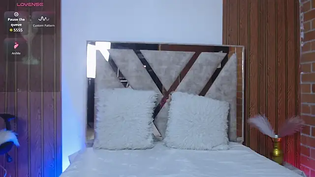 AGATHAA WHITE online show from December 2025 11:09:02 AM