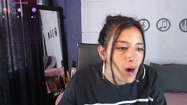 skinny Yizz online show from June 2026 09:42:02 PM