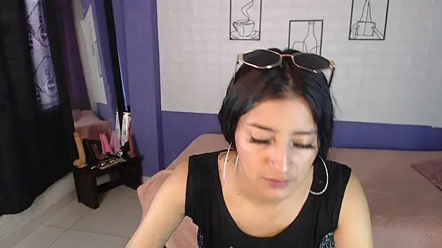 Snapshot of skinny_Yizz chatting on May 2026 06:58:02 PM skinny Yizz online show from May 2026 06:58:02 PM