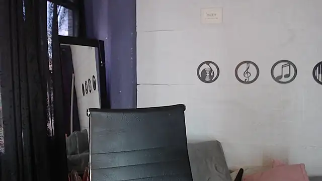 skinny Yizz online show from July 2026 09:36:02 PM