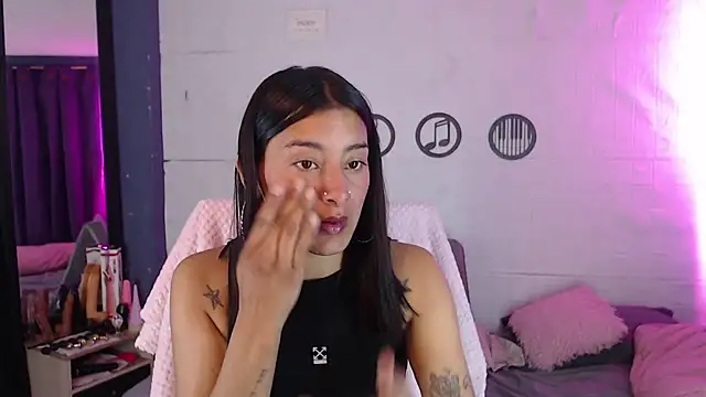 skinny Yizz online show from July 2026 06:10:02 PM