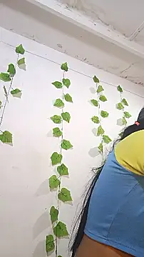 shayna all online show from November 2025 07:18:02 PM