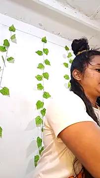 shayna all online show from October 2025 06:20:02 PM