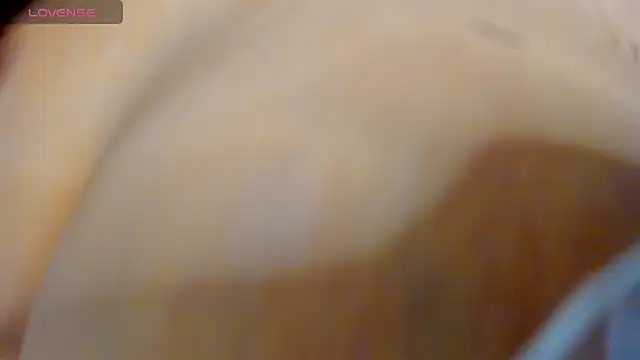 Dephne   online show from December 2025 08:53:02 PM