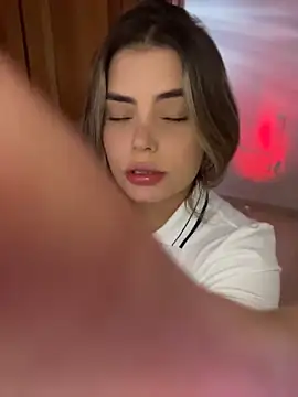 Snapshot of Miss_valeriaa chatting on April 2026 10:11:02 PM Miss valeriaa online show from April 2026 10:11:02 PM