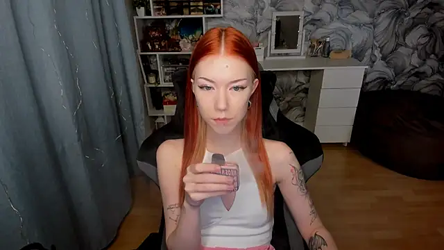 Snapshot of litl_Mia chatting on September 2025 02:17:01 PM litl Mia online show from September 2025 02:17:01 PM