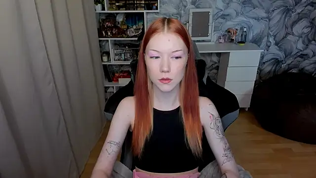 Snapshot of litl_Mia chatting on October 2025 03:24:01 PM litl Mia online show from October 2025 03:24:01 PM