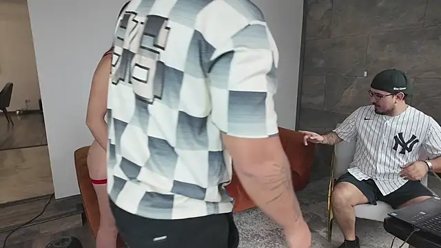 Bellapazzia online show from February 2026 05:35:02 PM