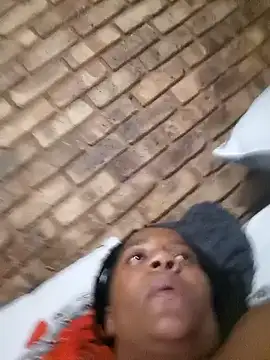 Snapshot of Galcraze chatting on February 2025 09:37:02 PM Galcraze online show from February 2025 09:37:02 PM