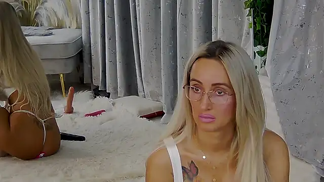 Snapshot of IsabelleEthan chatting on November 2025 01:55:02 AM IsabelleEthan online show from November 2025 01:55:02 AM