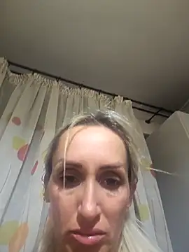 Snapshot of IsabelleEthan chatting on November 2025 05:16:02 PM IsabelleEthan online show from November 2025 05:16:02 PM