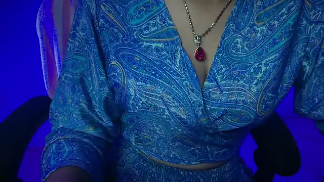 Queen Angelena online show from November 2025 05:46:01 PM