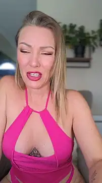 Sacha-xx online show from May 2026 02:45:01 PM