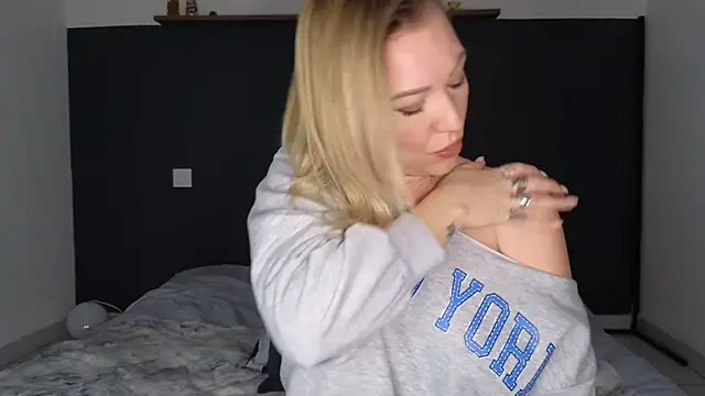 Sacha-xx online show from January 2026 03:08:01 PM