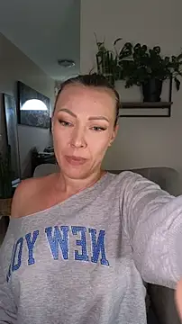 Sacha-xx online show from April 2026 09:35:02 AM