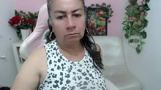 Snapshot of stepmother_105 chatting on September 2025 05:37:01 PM stepmother 105 online show from September 2025 05:37:01 PM