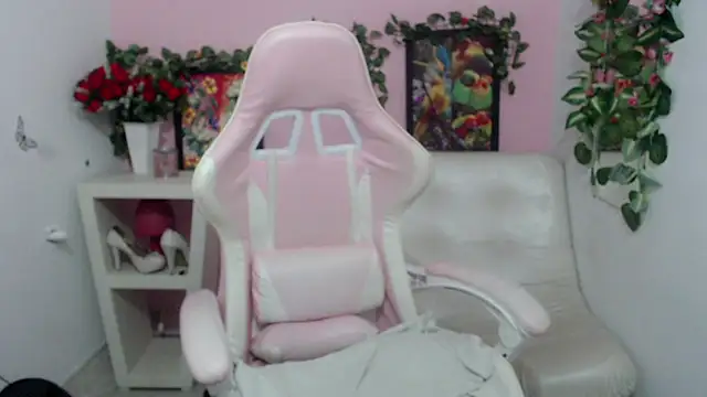 Snapshot of stepmother_105 chatting on October 2025 07:47:01 PM stepmother 105 online show from October 2025 07:47:01 PM