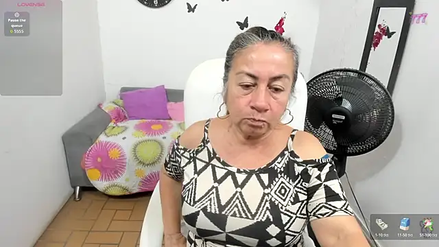 Snapshot of stepmother_105 chatting on June 2026 05:45:01 PM stepmother 105 online show from June 2026 05:45:01 PM