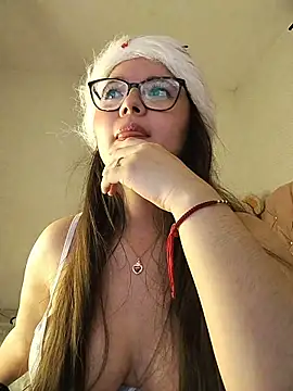 dannaparker online show from December 2025 03:20:02 AM