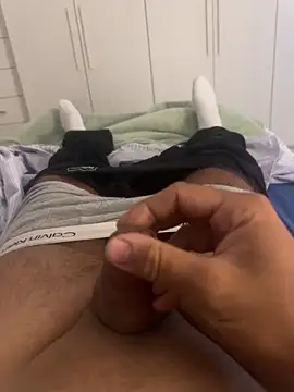 Snapshot of luca0400 chatting on October 2025 09:11:02 AM luca0400 online show from October 2025 09:11:02 AM