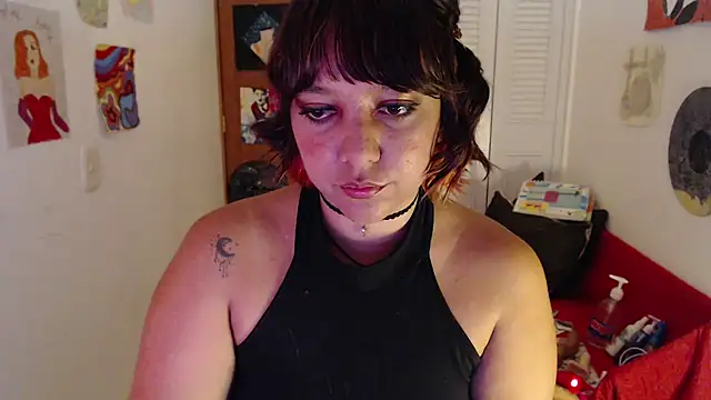 soynanabela28 online show from October 2025 10:54:02 PM