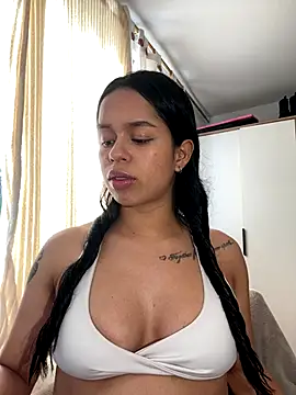 xlovelygirlx online show from September 2025 07:41:01 PM