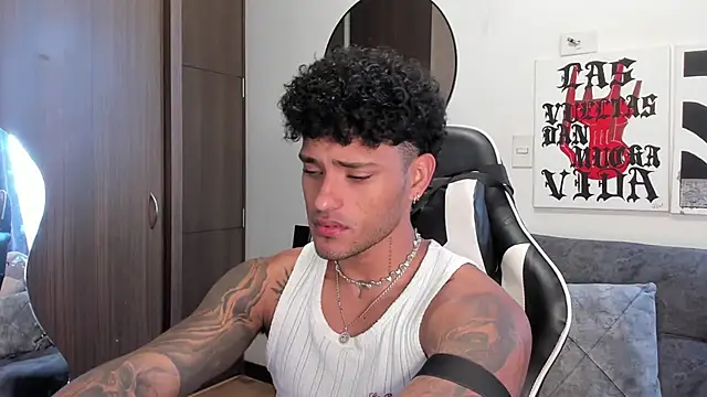 Alessandro Vanni online show from December 2025 02:41:01 PM