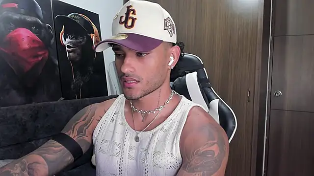 Alessandro Vanni online show from November 2025 01:53:02 AM