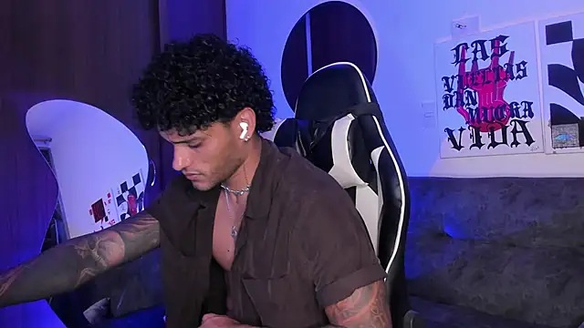 Alessandro Vanni online show from March 2026 02:18:02 AM