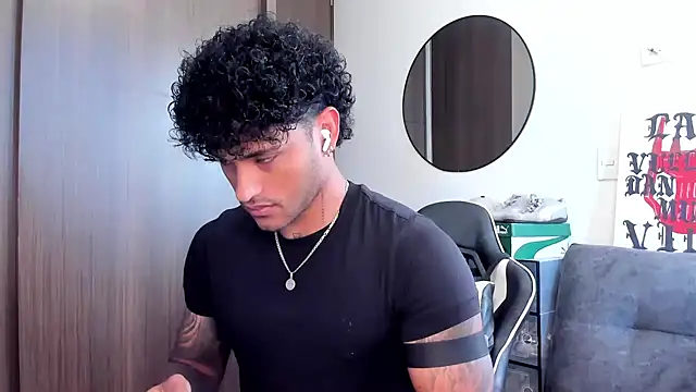 Snapshot of Alessandro_Vanni chatting on September 2025 11:50:01 AM Alessandro Vanni online show from September 2025 11:50:01 AM